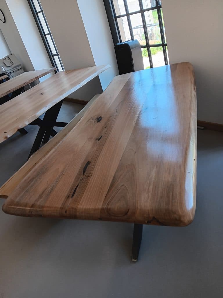 Table noyer edge
